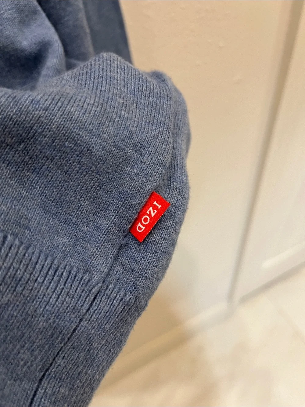 Izod Men’s V-Neck Sweater in Slate Blue size XL 100 % cotton